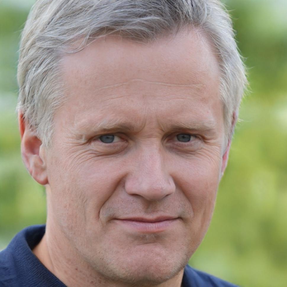 Portrait of Lachlan Bremner, Senior Financial Analyst